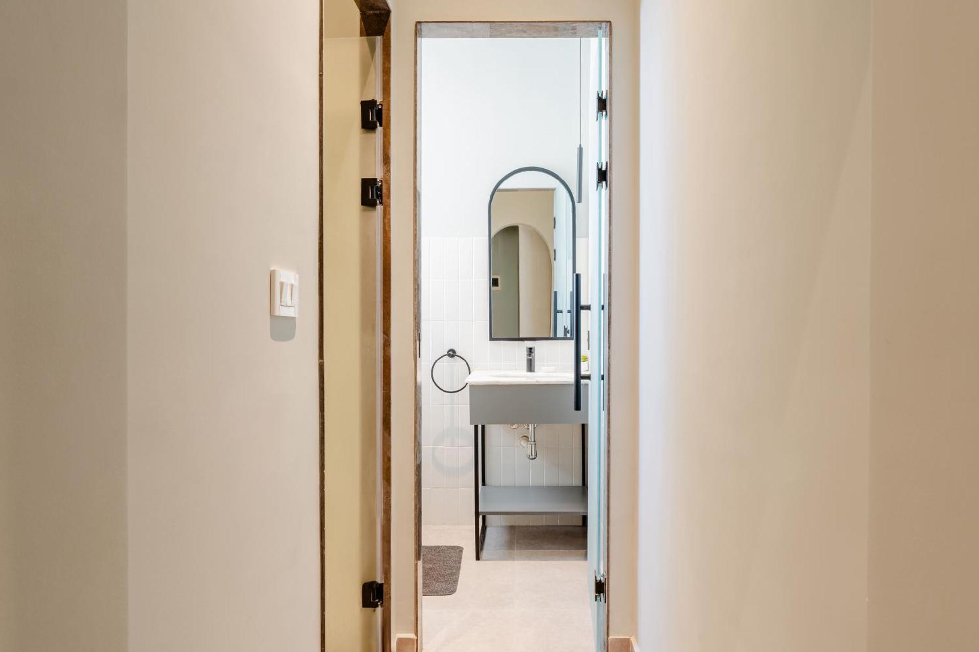 Grey L Studio Apartments Downtown Alexandria Menasce House Bagian luar foto