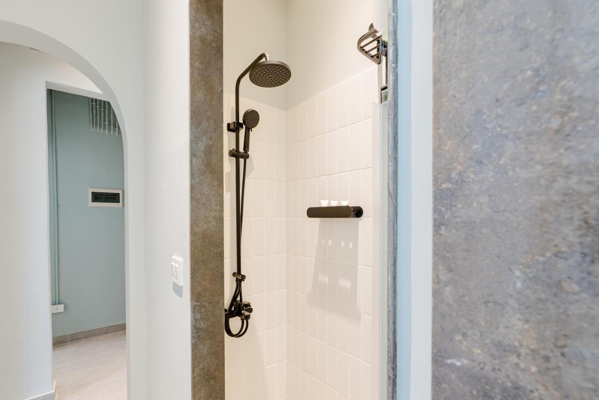 Grey L Studio Apartments Downtown Alexandria Menasce House Bagian luar foto