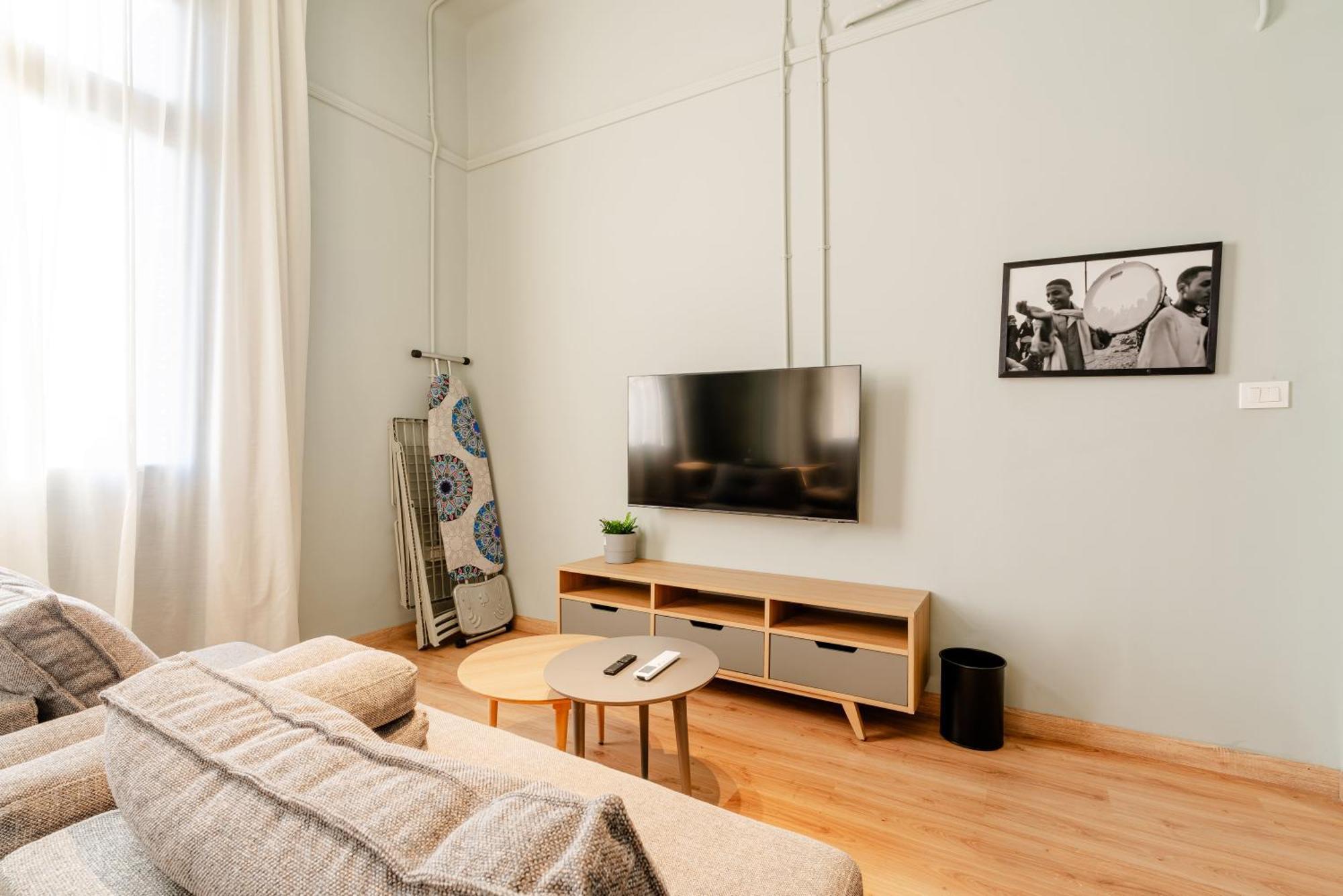 Grey L Studio Apartments Downtown Alexandria Menasce House Bagian luar foto