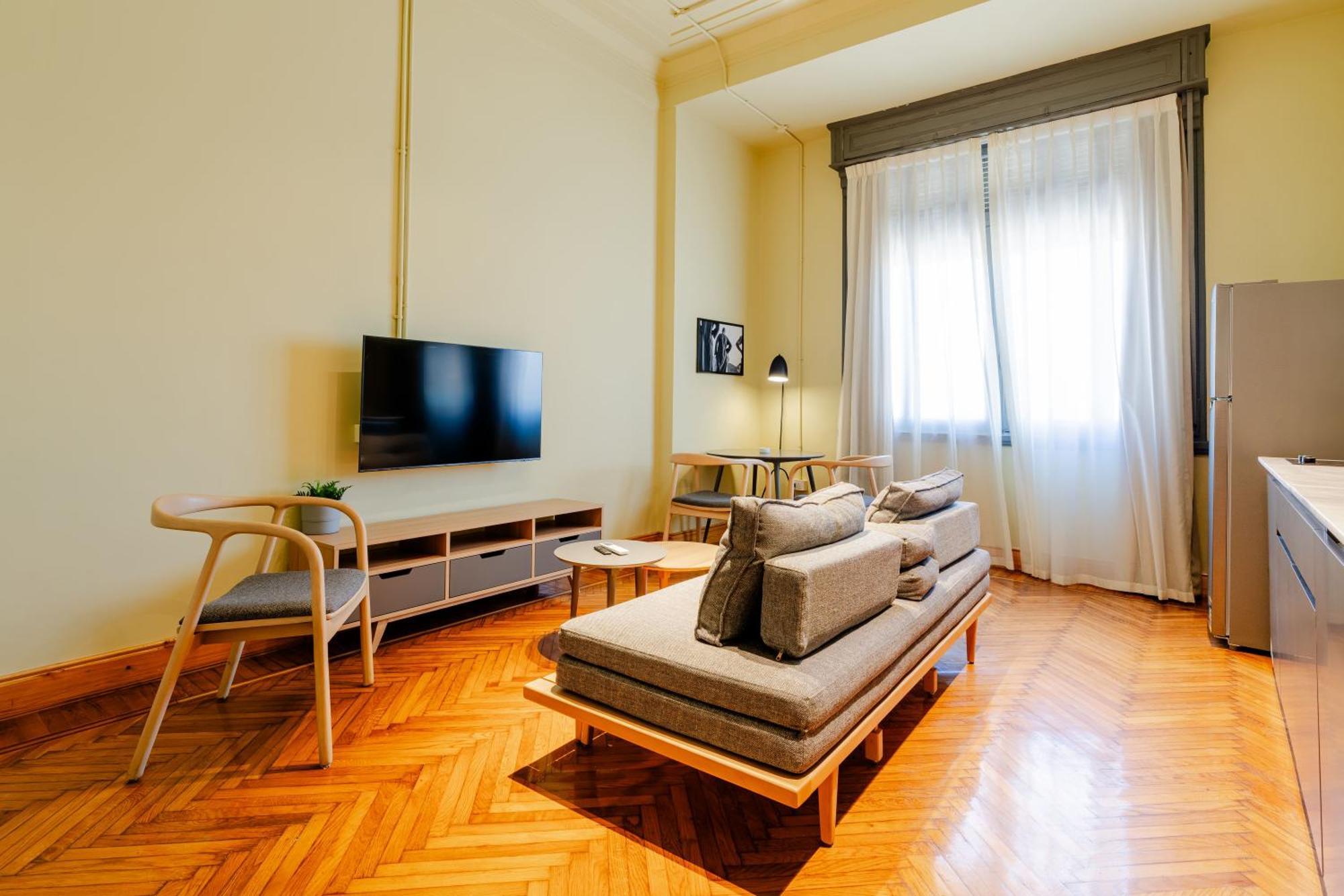 Grey L Studio Apartments Downtown Alexandria Menasce House Bagian luar foto