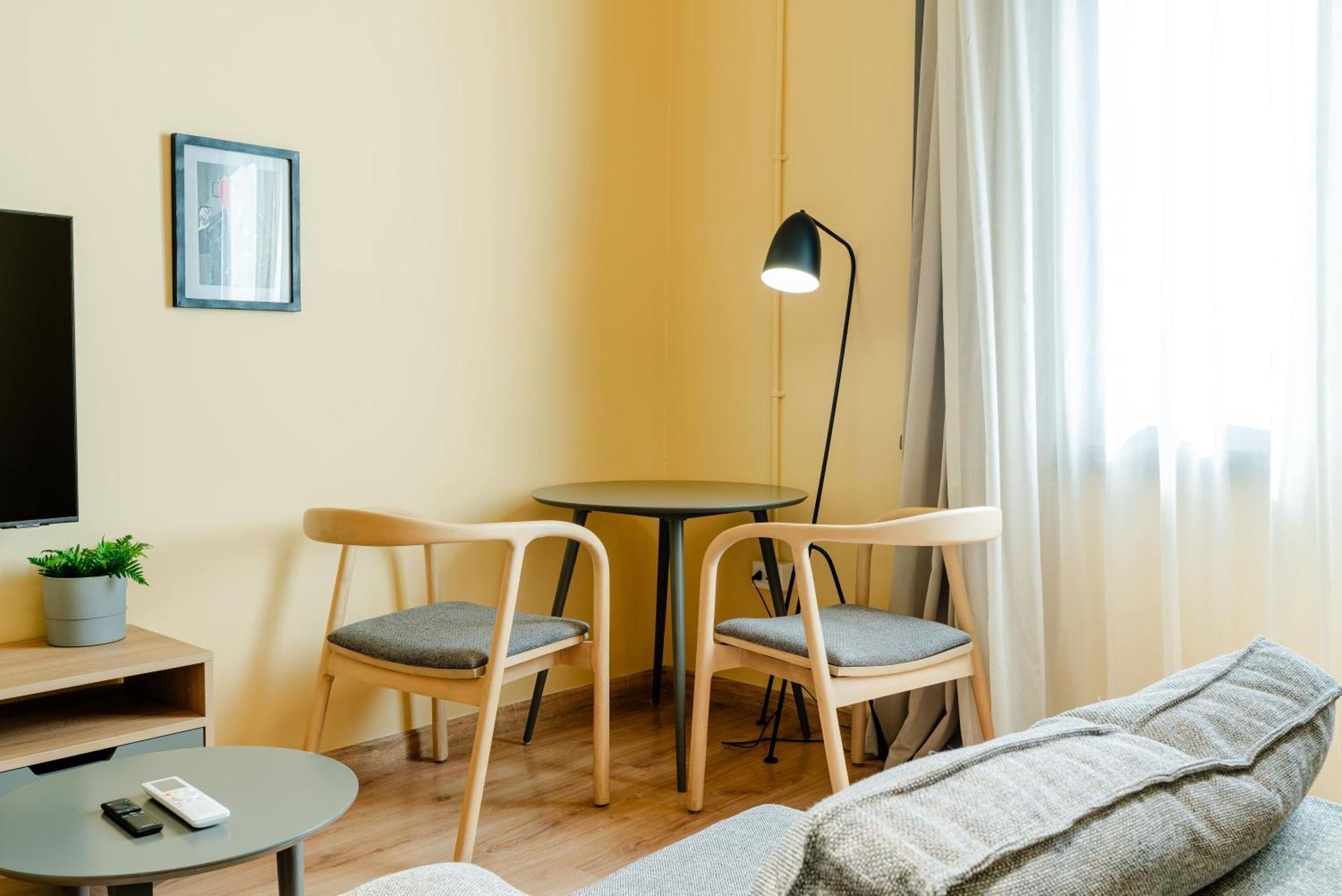 Grey L Studio Apartments Downtown Alexandria Menasce House Bagian luar foto