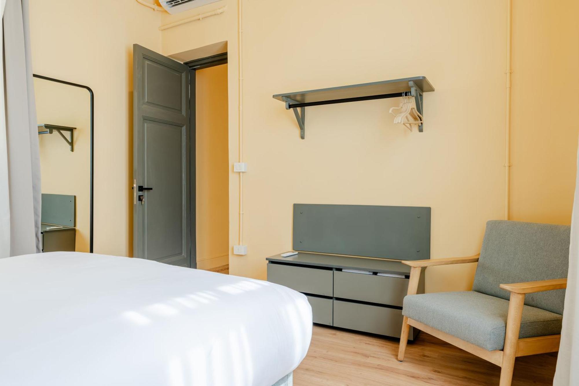 Grey L Studio Apartments Downtown Alexandria Menasce House Bagian luar foto