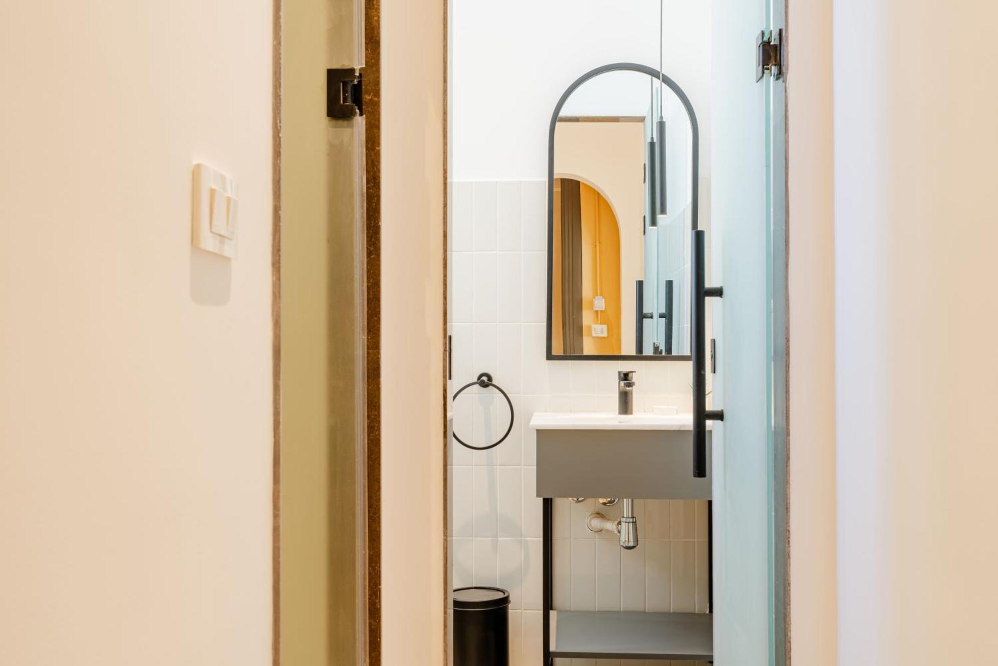 Grey L Studio Apartments Downtown Alexandria Menasce House Bagian luar foto